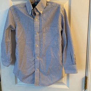 Boys Lord and Taylor button down light blue and white size 8 dress shirt.